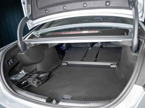 Certified 2025 Mercedes-Benz C 300 Sedan image 9