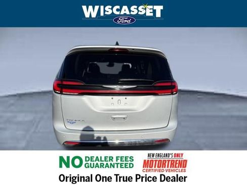 Used 2024 Chrysler Pacifica Touring-L image 31