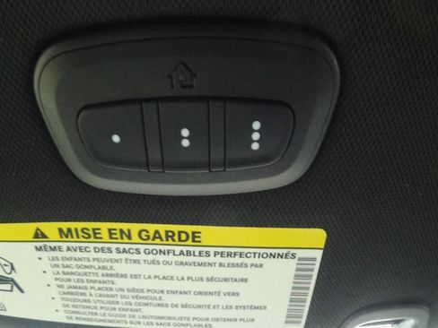 Certified 2025 Chrysler Pacifica Select image 30