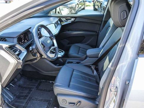 Used 2025 Audi Q4 e-tron Premium w/ Convenience Package image 19