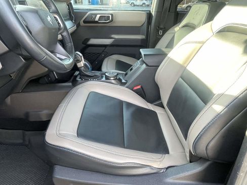 Used 2023 Ford Bronco Wildtrak image 7