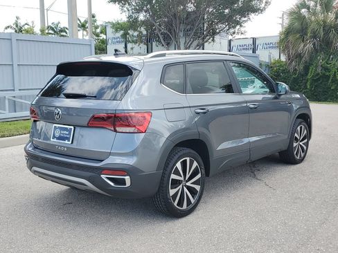 Certified 2022 Volkswagen Taos SE FWD image 5