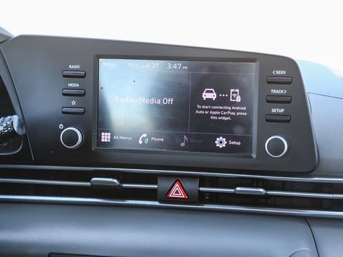 Certified 2023 Hyundai Elantra SE FWD image 16