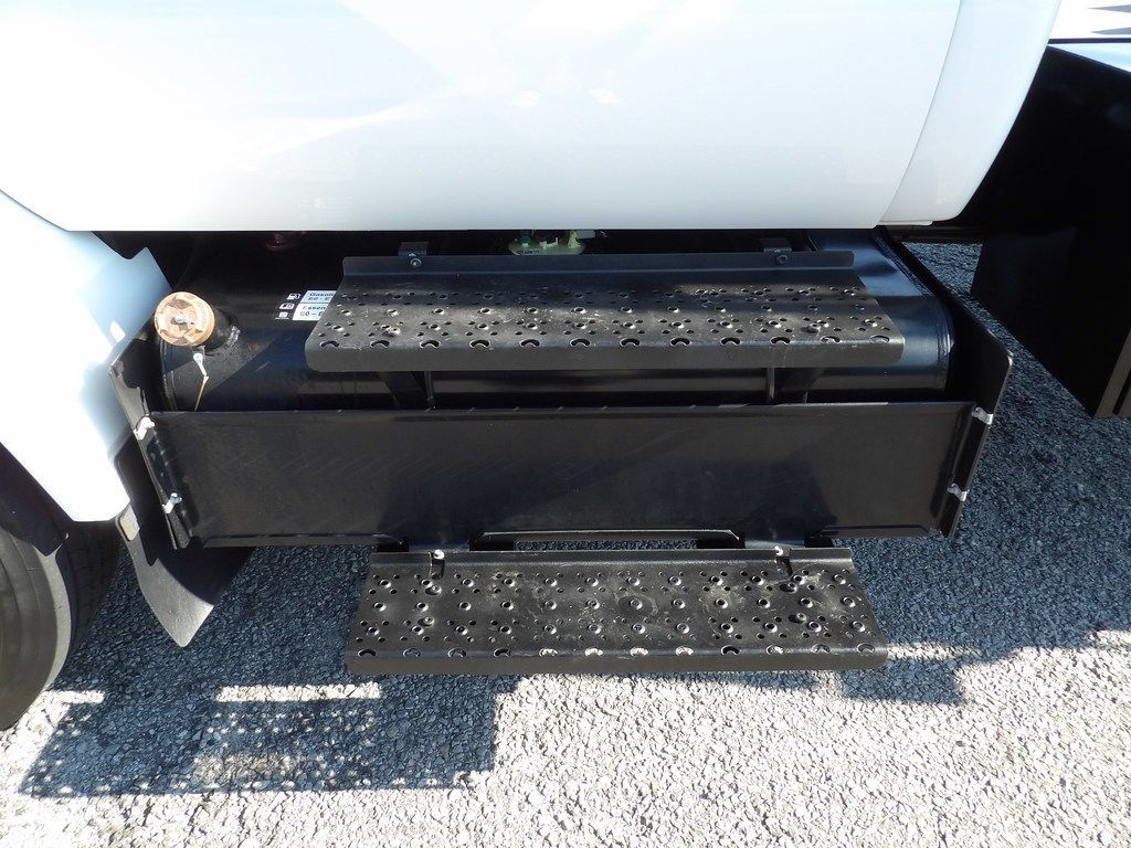 Used 2025 Ford F650 2WD Regular Cab Super Duty image 44