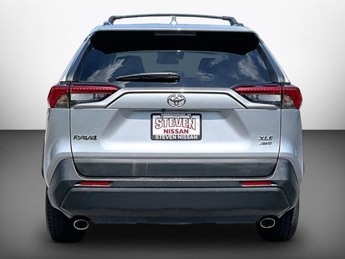 Used 2021 Toyota RAV4 XLE Premium AWD/4WD image 5
