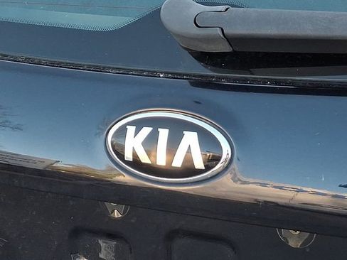 Used 2017 Kia Forte LX FWD image 30