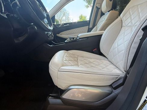 Used 2018 Mercedes-Benz GLS 550 4MATIC image 24