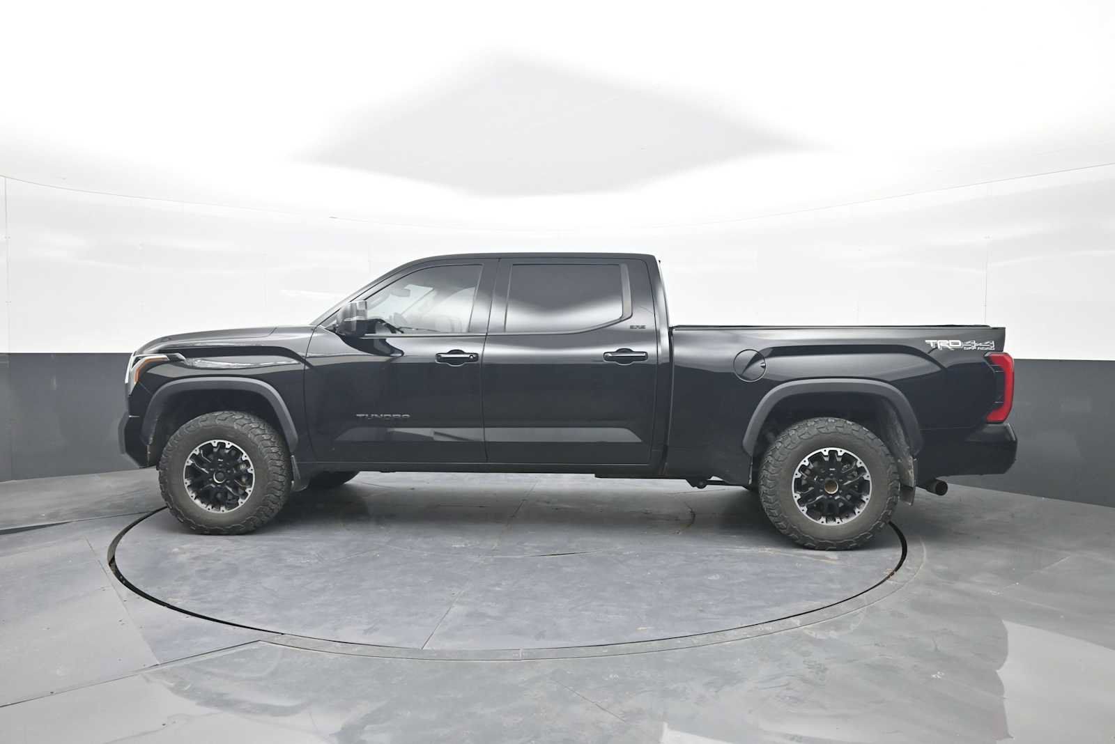 Used 2022 Toyota Tundra SR5 w/ TRD Off-Road Premium Package AWD/4WD image 5