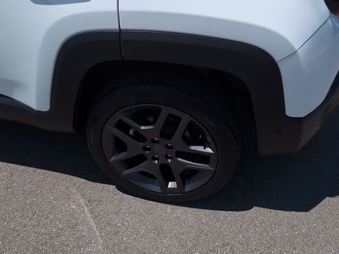 Used 2021 Jeep Renegade Latitude w/ Luxury Group II AWD/4WD image 10