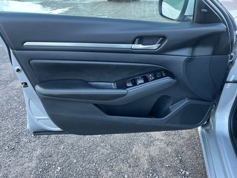 Used 2023 Nissan Altima 2.5 SV image 13