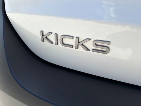 Used 2025 Nissan Kicks SV FWD image 10