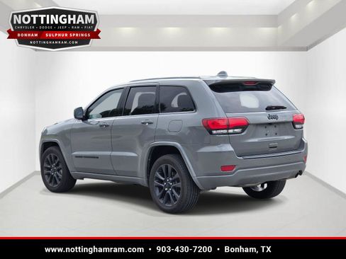 Used 2022 Jeep Grand Cherokee Laredo X RWD image 4