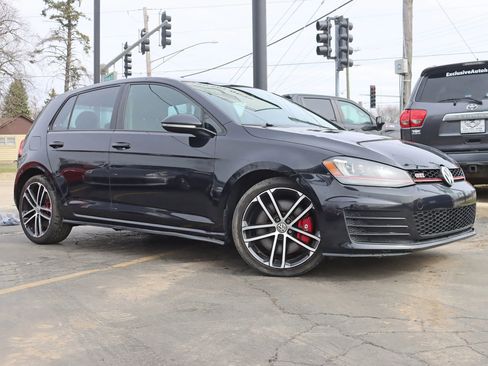 Used 2017 Volkswagen GTI Sport image 2