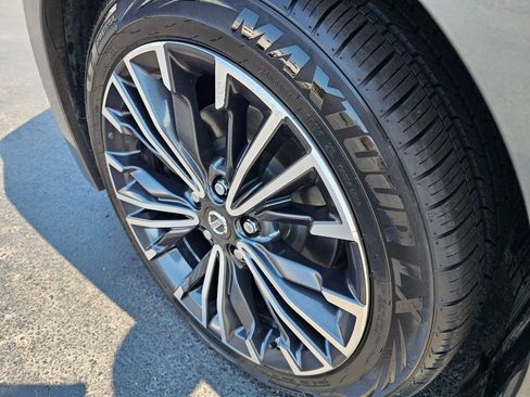 Used 2017 Nissan Maxima Platinum w/ Medallion Package image 11