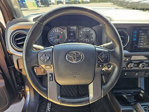 Used 2016 Toyota Tacoma TRD Sport w/ Towing Package AWD/4WD image 25