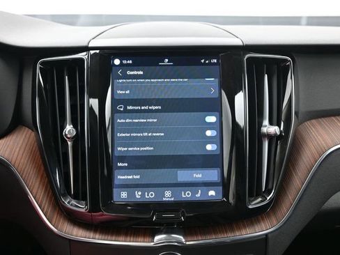 Used 2023 Volvo XC60 B5 Plus AWD/4WD image 19