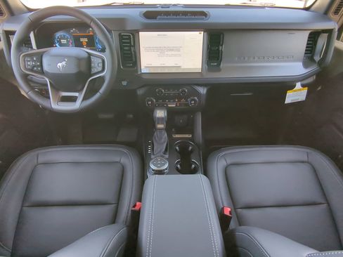 New 2026 Ford Bronco Badlands image 13