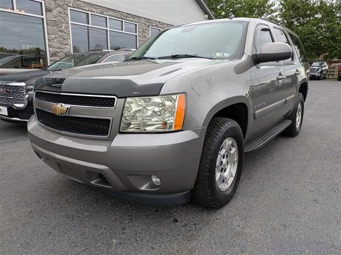 Used 2007 Chevrolet Tahoe LT w/ LT Preferred Equipment Group AWD/4WD image 2