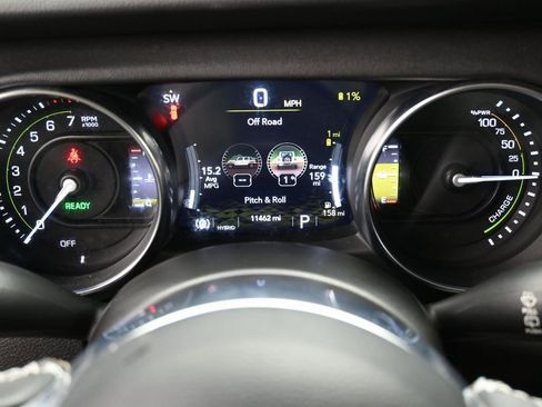 Used 2023 Jeep Wrangler Unlimited Sahara w/ Cold Weather Group image 20