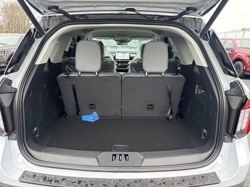 New 2026 Ford Explorer Active w/ Active Comfort Package image 4