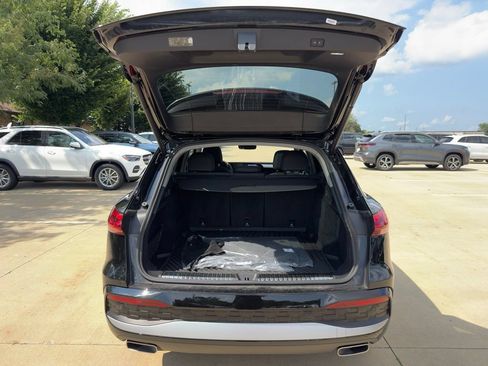 Used 2025 Audi Q5 Premium Plus w/ Premium Plus AWD/4WD image 18