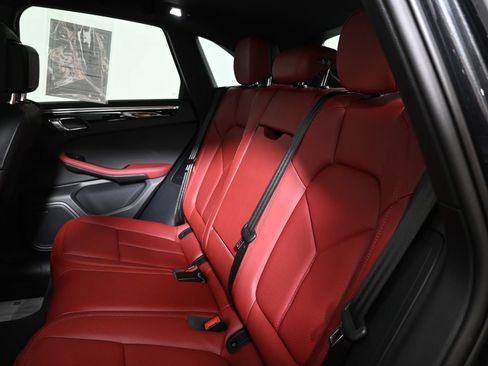 Used 2026 Porsche Macan AWD/4WD image 38