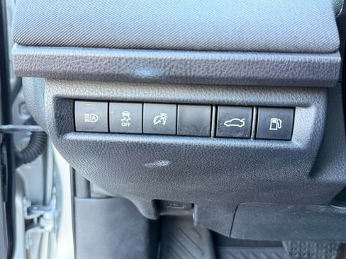 Used 2025 Toyota Camry LE FWD image 31