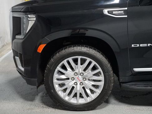 Used 2023 GMC Yukon XL Denali w/ Max Trailering Package AWD/4WD image 5