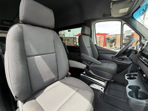 Used 2026 Mercedes-Benz Sprinter 2500 image 15
