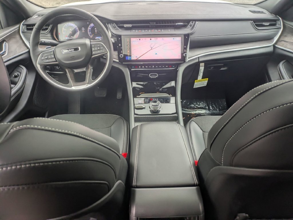 New 2026 Jeep Grand Cherokee Altitude AWD/4WD image 28