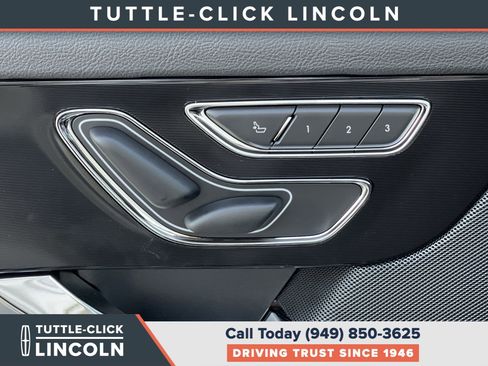 New 2025 Lincoln Corsair Reserve w/ Equipment Group 202A image 22