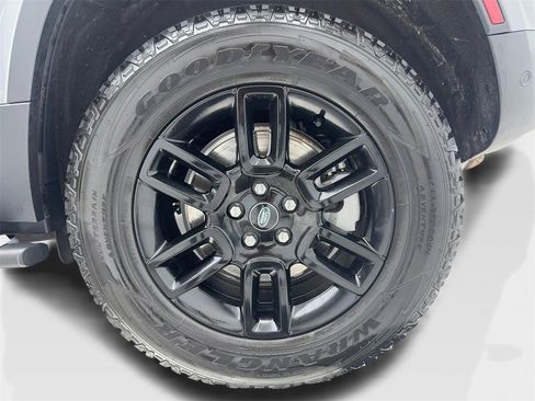 Used 2023 Land Rover Defender 110 SE image 55