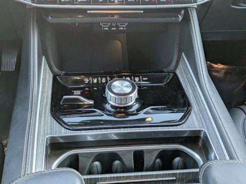 Used 2024 Jeep Wagoneer Series II image 17