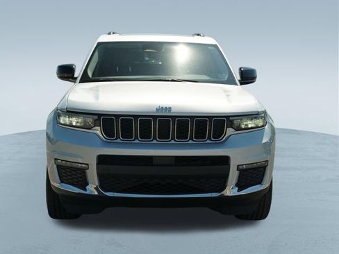 Used 2022 Jeep Grand Cherokee L Limited AWD/4WD image 2