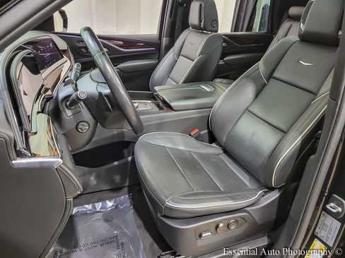 Used 2023 Cadillac Escalade Premium Luxury w/ LPO, Radiant Package AWD/4WD image 9