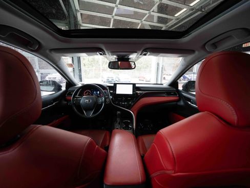 Used 2022 Toyota Camry XSE image 19