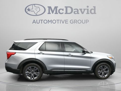 Used 2022 Ford Explorer XLT w/ Equipment Group 202A RWD image 9
