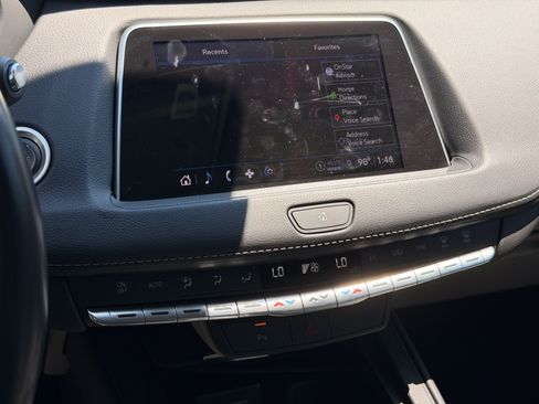 Used 2023 Cadillac XT4 Luxury FWD image 24