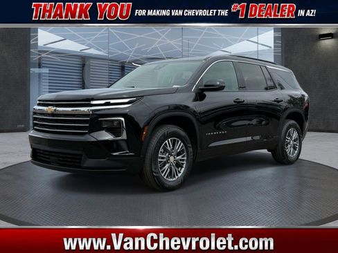 Used 2025 Chevrolet Traverse LT AWD/4WD image 1