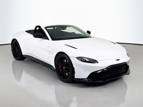 Used 2023 Aston Martin V8 Vantage Roadster image 1