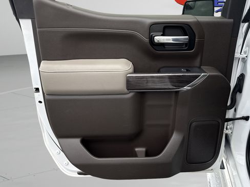 Used 2020 Chevrolet Silverado 1500 LTZ w/ LTZ Convenience Package image 8