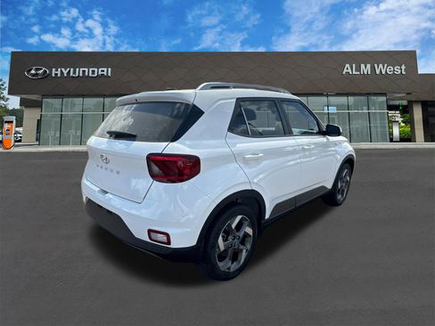 New 2026 Hyundai Venue SEL FWD image 6