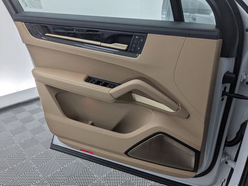 New 2026 Porsche Cayenne Turbo image 11