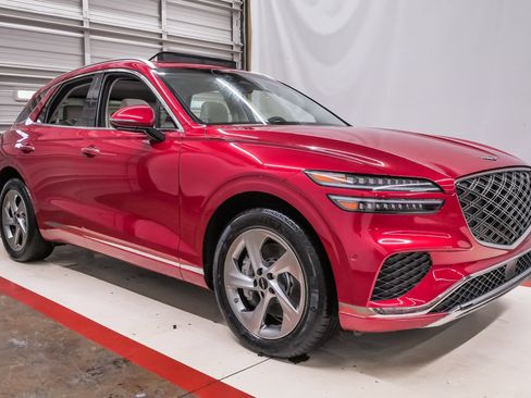 Certified 2026 Genesis GV70 2.5T Advanced AWD/4WD image 5