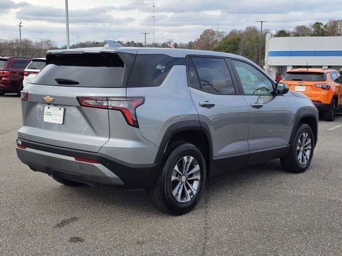 Used 2025 Chevrolet Equinox LT image 8