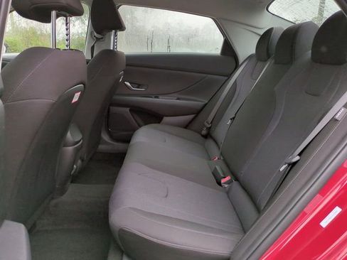 New 2026 Hyundai Elantra SE image 12