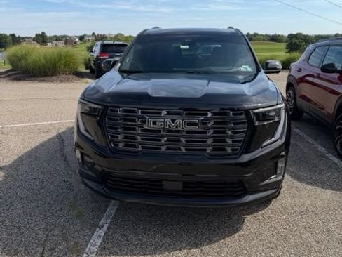 Used 2026 GMC Acadia Denali Ultimate w/ LPO, Floor Liner Package AWD/4WD image 3