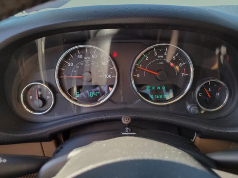 Used 2018 Jeep Wrangler Unlimited Sahara AWD/4WD image 26