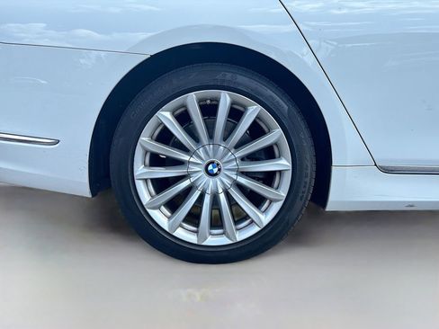 Used 2022 BMW 740i w/ Premium Package RWD image 14