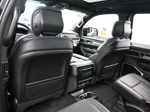 New 2026 Jeep Grand Wagoneer L Limited image 30